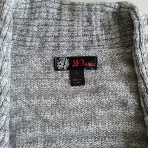 💥JJ Basics Gray Cardigan size S - Picture 2 of 3